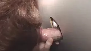 রাশিয়ান মেয়ে তার শর্টস জাপানি সেক্স ভিডিও খুলে ফেলল এবং তার ভগ মধ্যে কম্পক ডুব শুরু